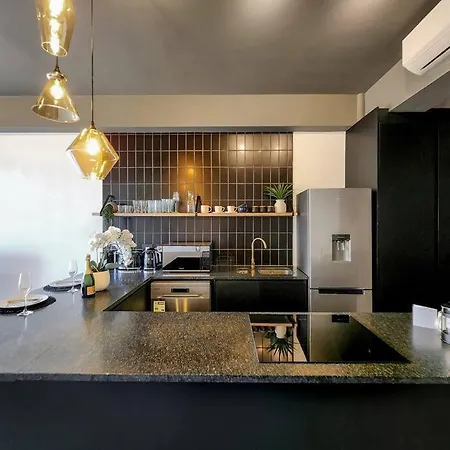 Captivating Apartment With City And Mountain Views Cape Town Exterior photo