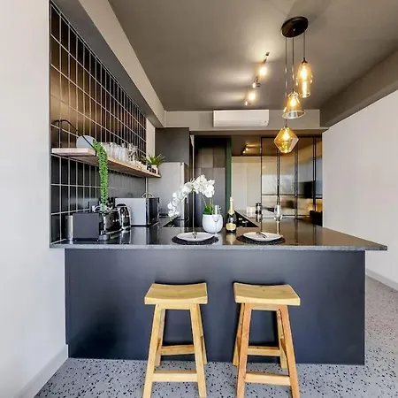 Captivating Apartment With City And Mountain Views Cape Town Exterior photo