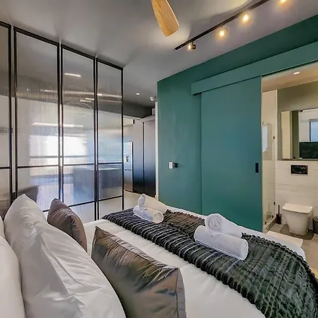 Captivating Apartment With City And Mountain Views Cape Town Exterior photo