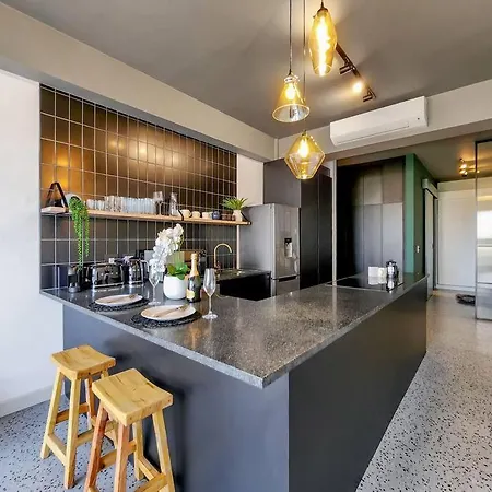 Captivating Apartment With City And Mountain Views Cape Town Exterior photo
