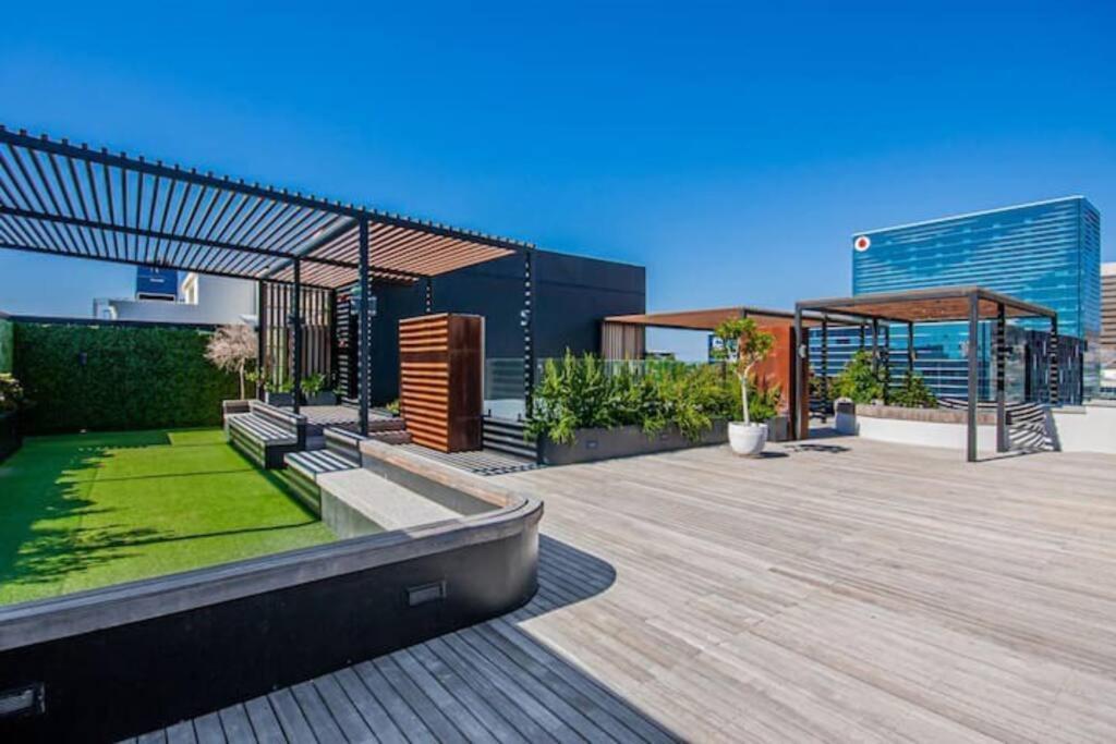 Appartement Captivating With And Mountain Views Kaapstad
