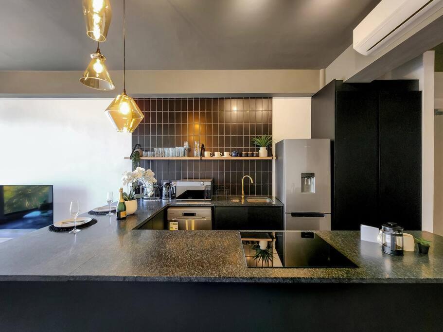 Captivating With And Mountain Views Apartment