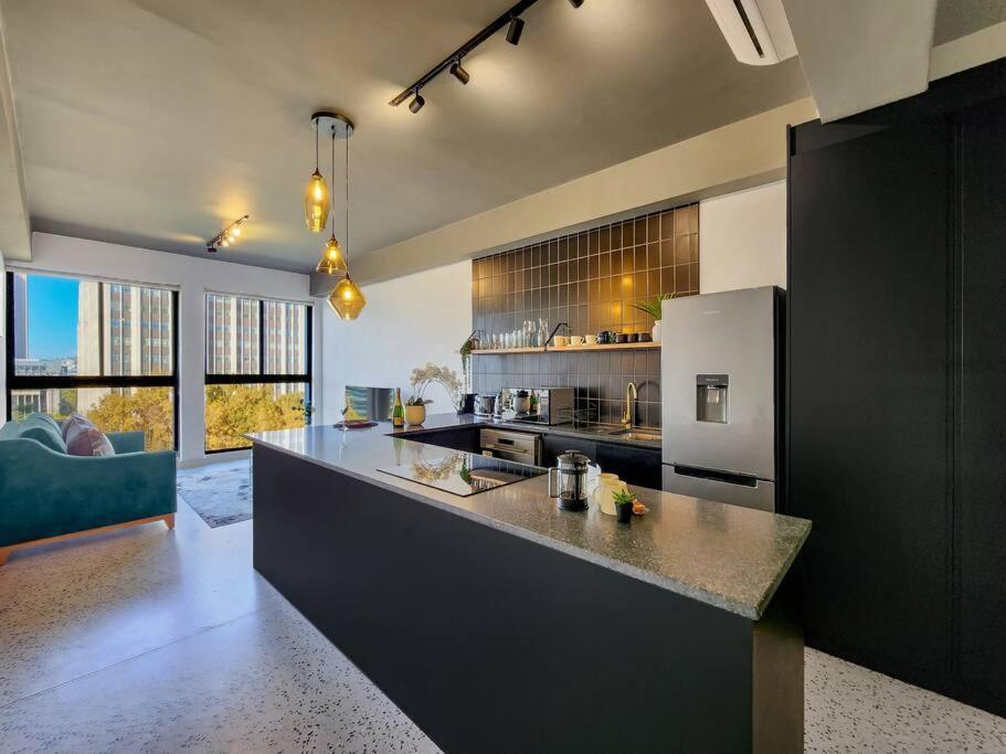Captivating With And Mountain Views Apartment *